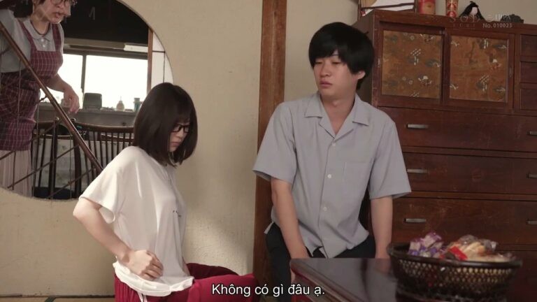 Chị kế nhút nhát loạn luân cùng cậu em trai khoai to