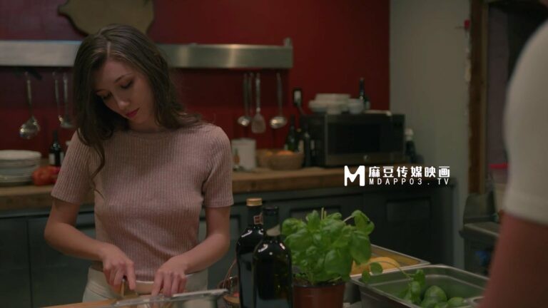 Giả vờ mở tiệc cậu bạn trai chuốc say địt nhau tập thể cô bạn gái xinh xắn